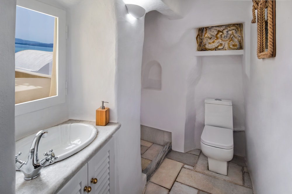 Opsis Cave House 24/26