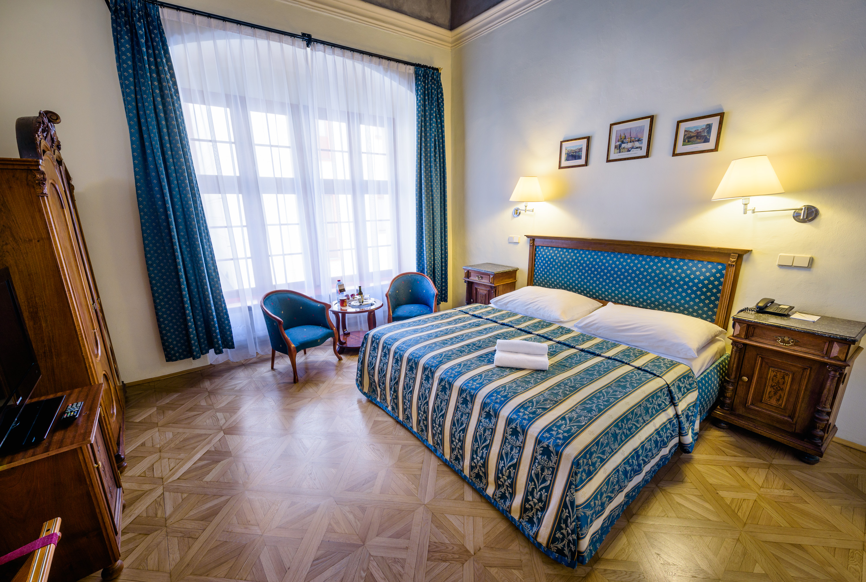 Room, Double Bed