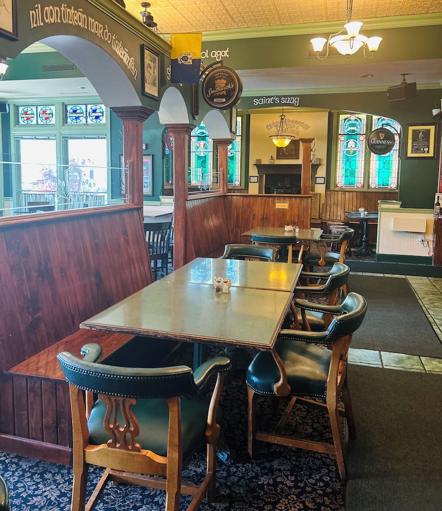 County Clare Irish Inn & Pub 21/26