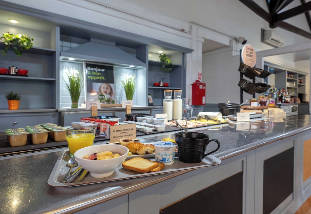 restaurant cafeteria
