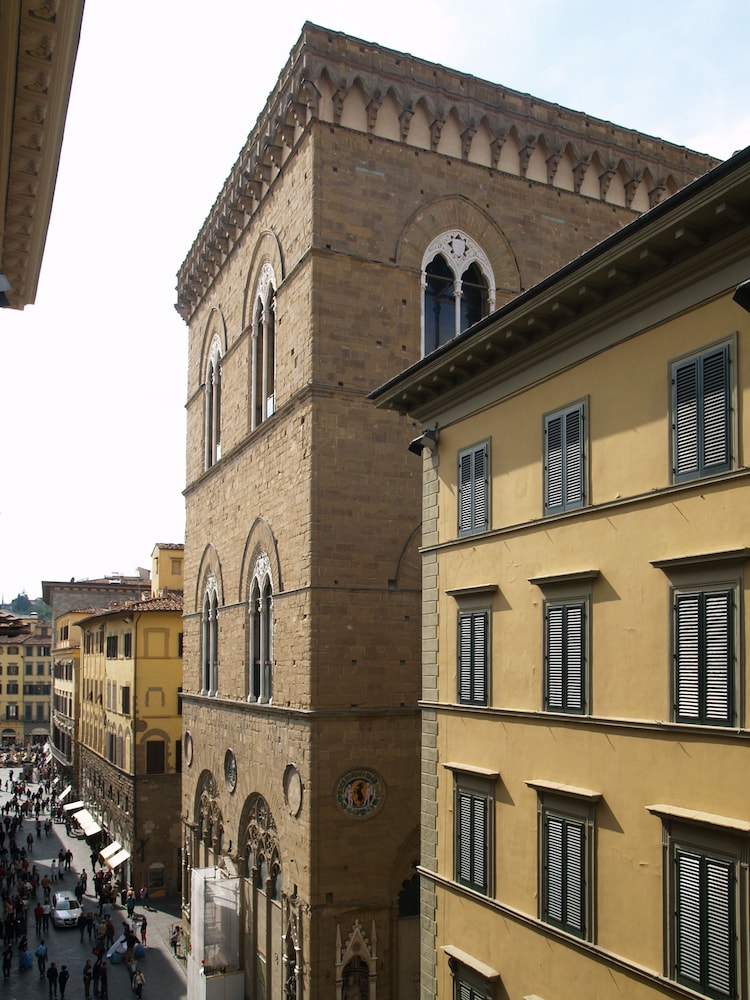 RESIDENZA DELLA SIGNORIA 2/59