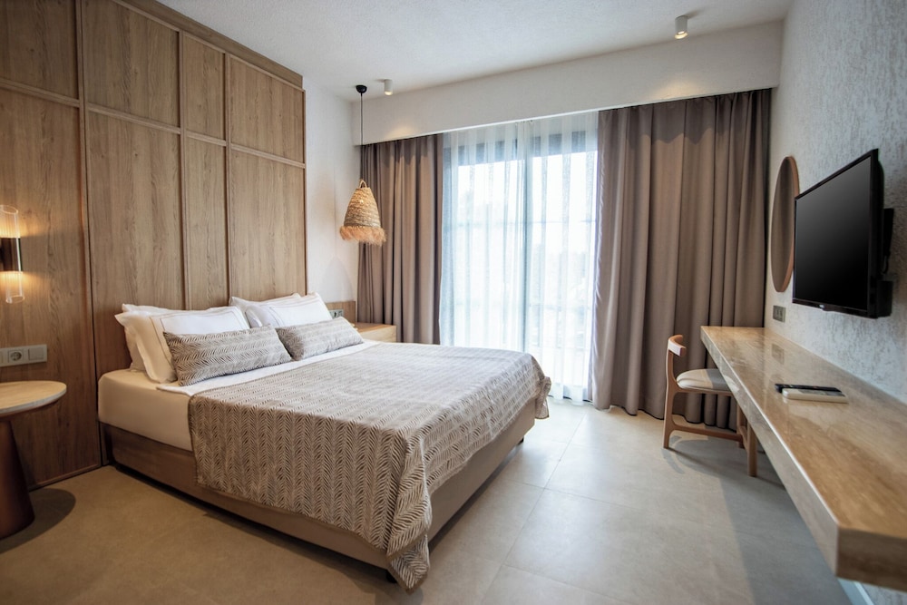 Bodrum Beach Resort 23/65