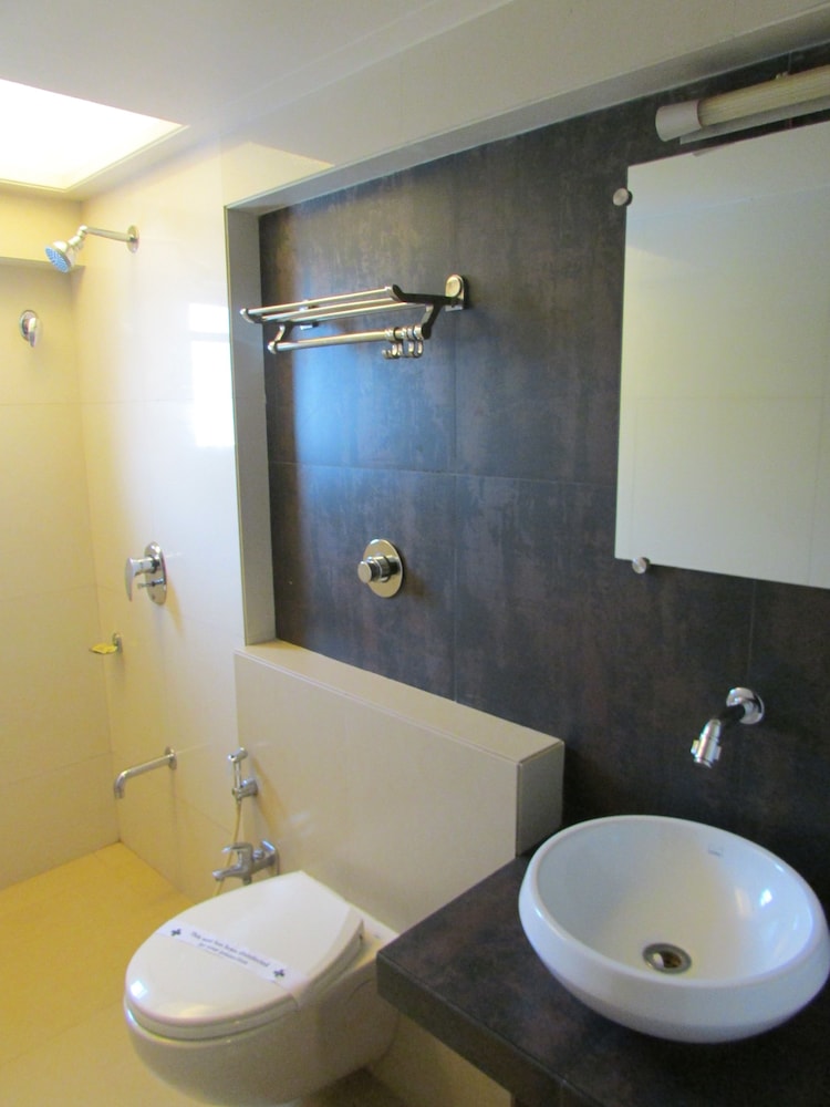 Hotel Mourya Residency 16/17
