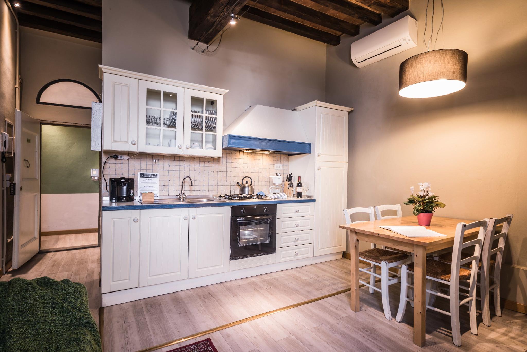A Few Steps to The Duomo Comfortable 1BD Apt 5/23