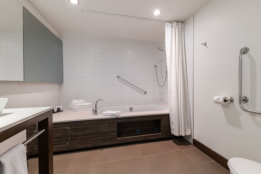 غرفة بسريرين مزدوجين بشرفة لذوي الإعاقة، Hotel Le Bonne Entente 3/3