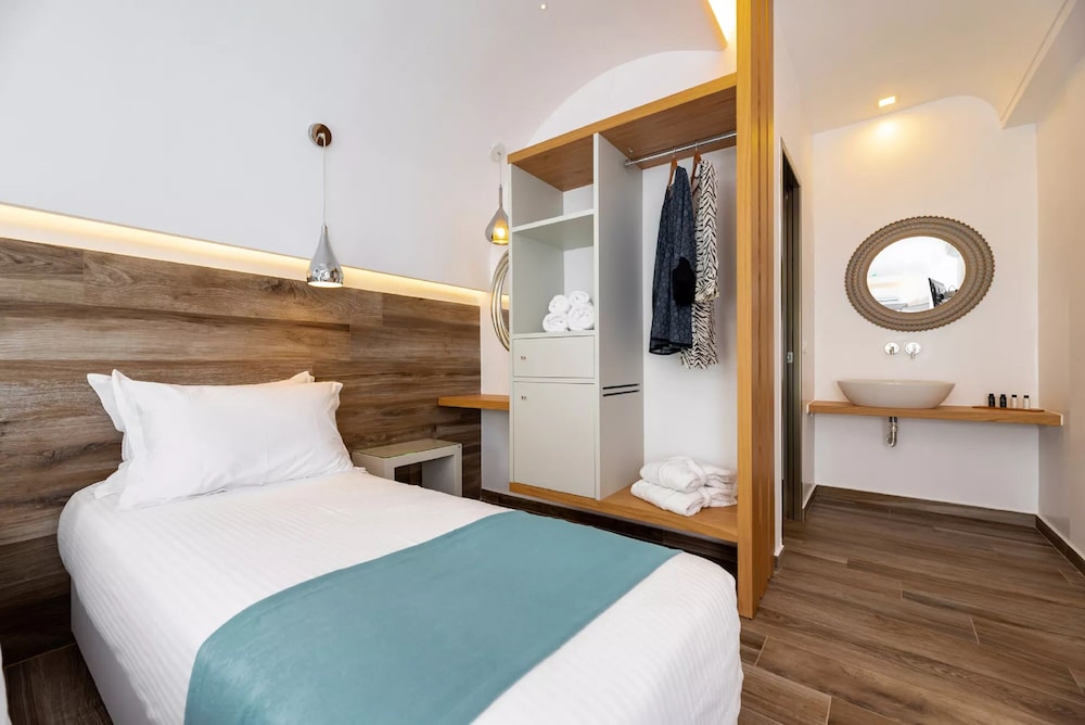 Deluxe Hotel Santorini 26/63