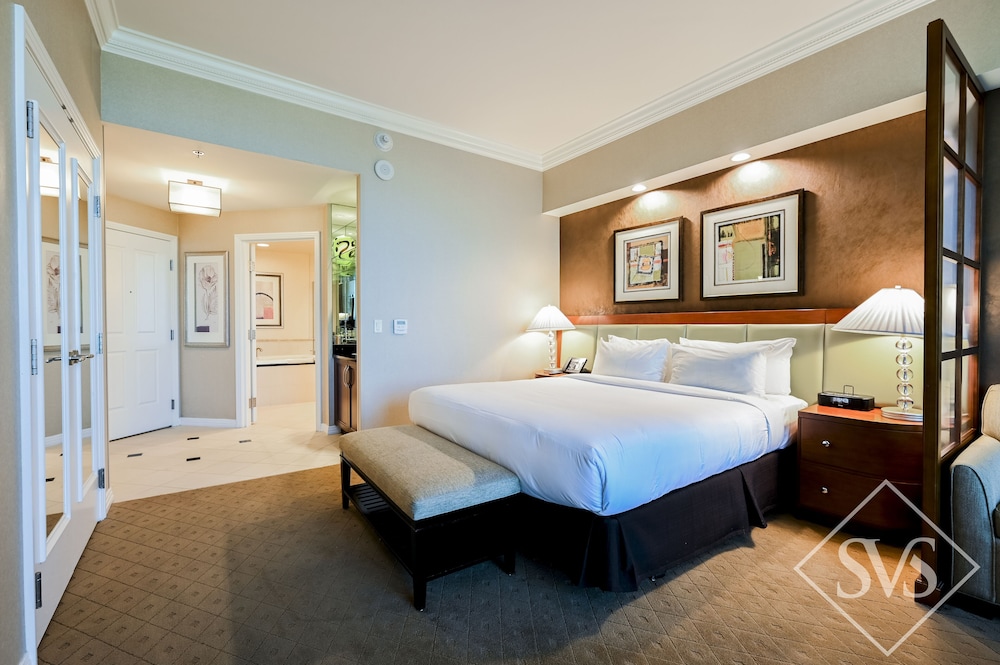 Stripviewsuites At Signature 11/73