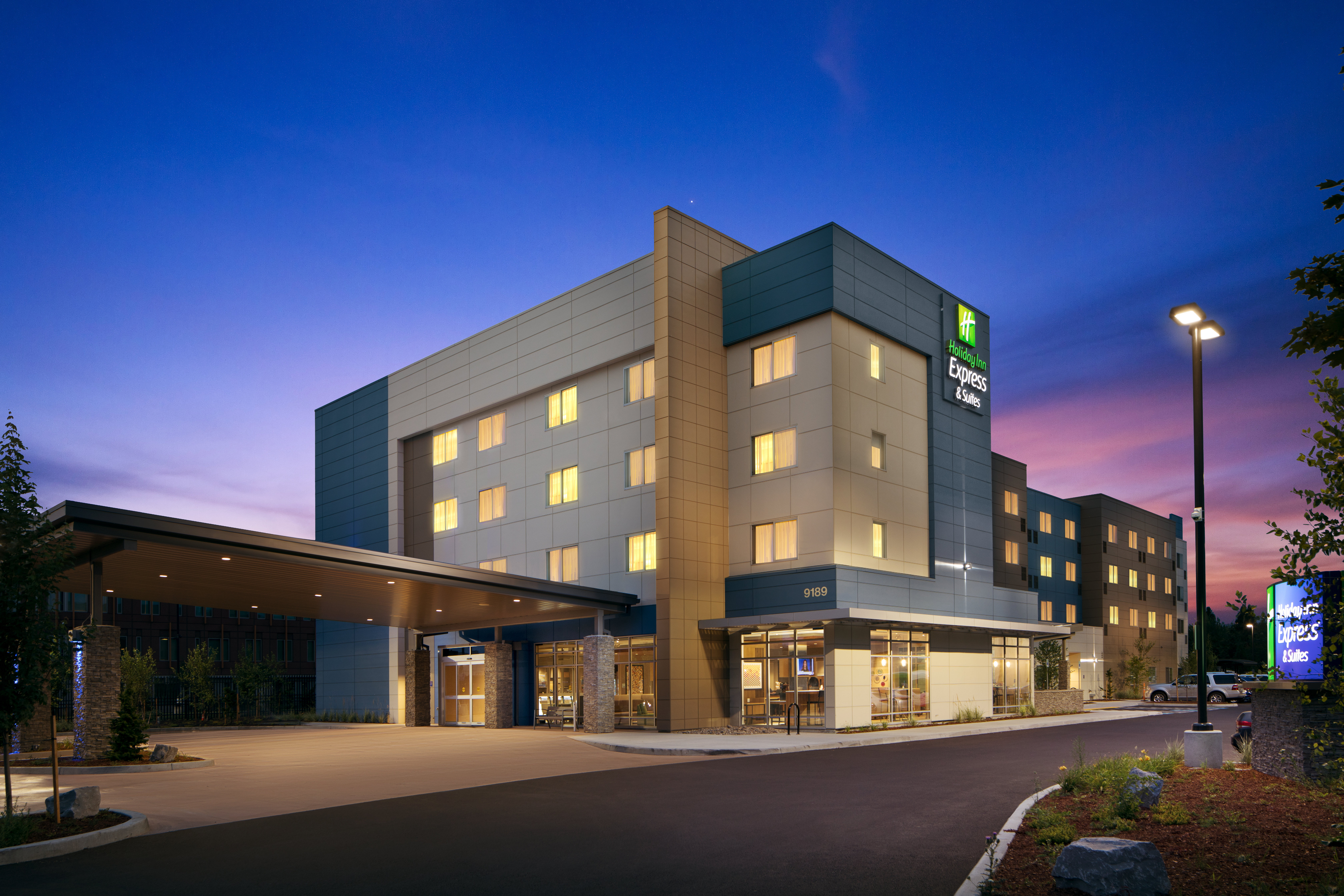 Holiday Inn Express Suites Portland Airport Cascade Stn 2/49