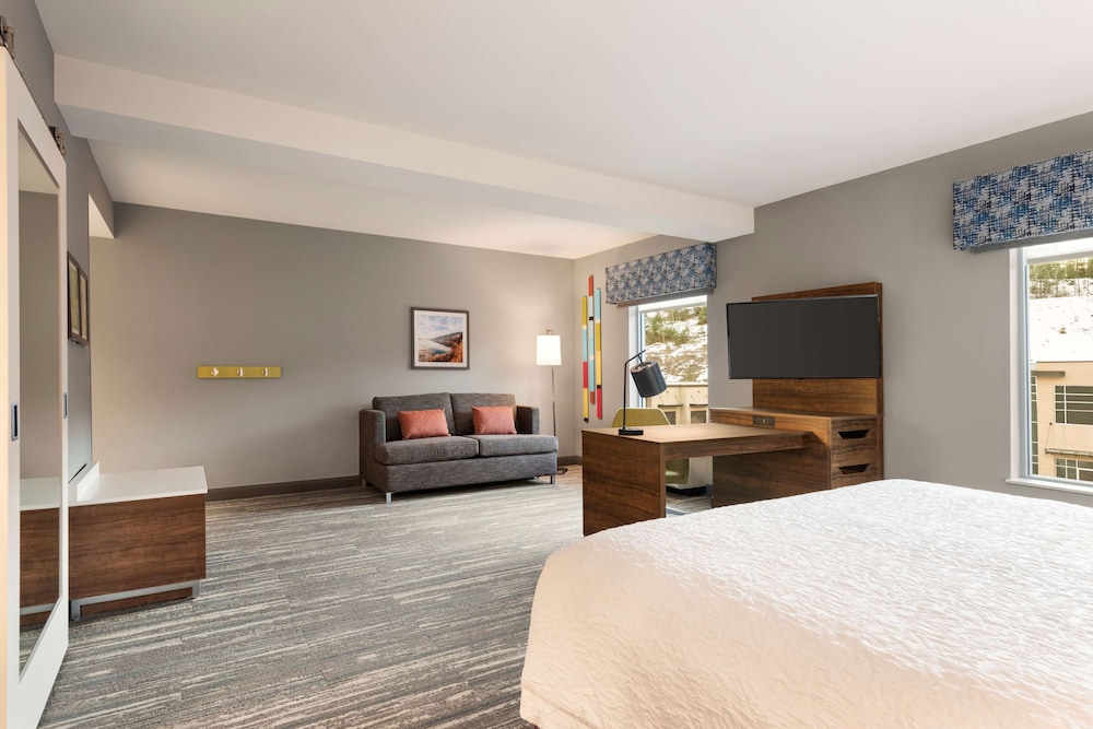 ROOM, KING BED, ACCESSIBLE