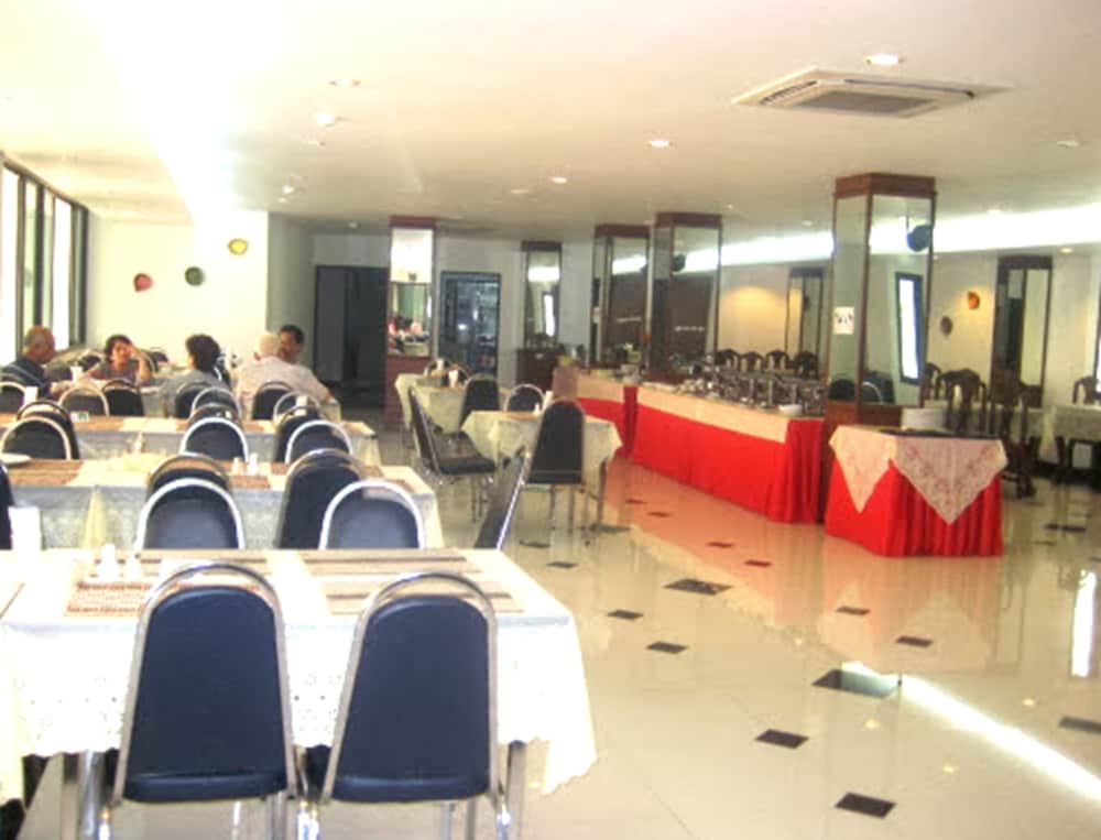 Wangburapa Grand Hotel 14/47