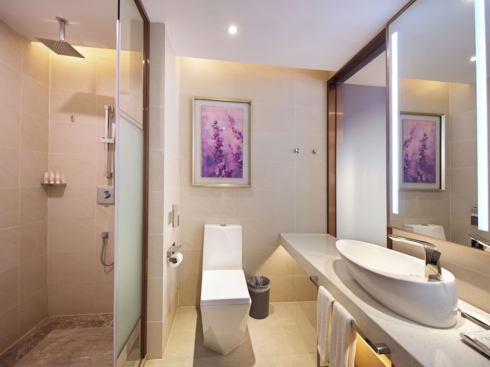 Lavande Hotel Baiyun International Airport Branch 49/51