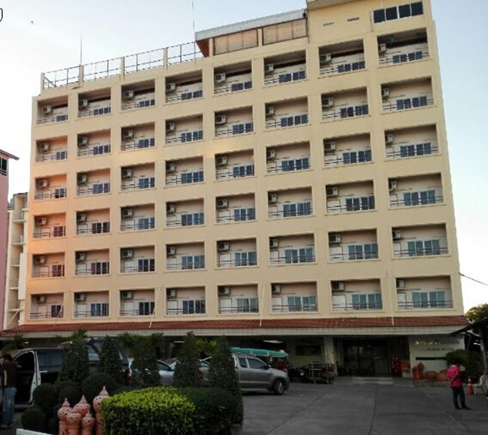 P.A. Place Hotel 6/38