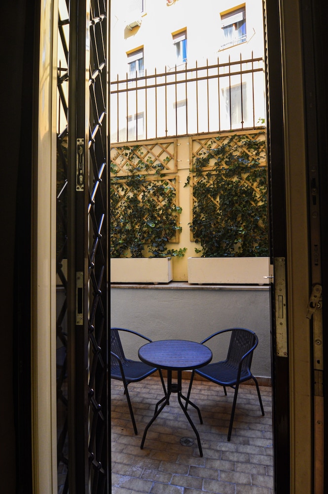 Romaresidence Trastevere Guesthouse 43/50