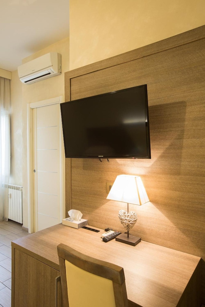 Relais Tiburtina 10/64