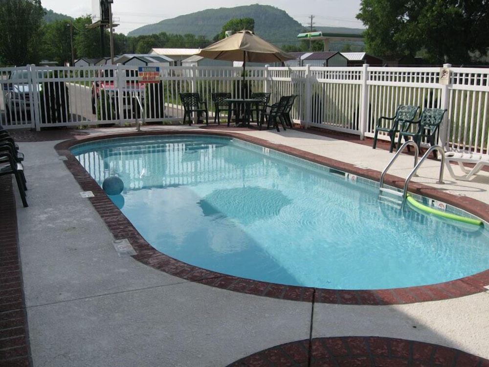 Mountain Inn and Suites Dunlap 16/22