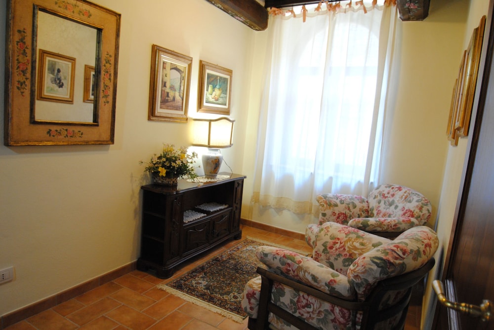 Albergo Torre Sangiovanni 56/75