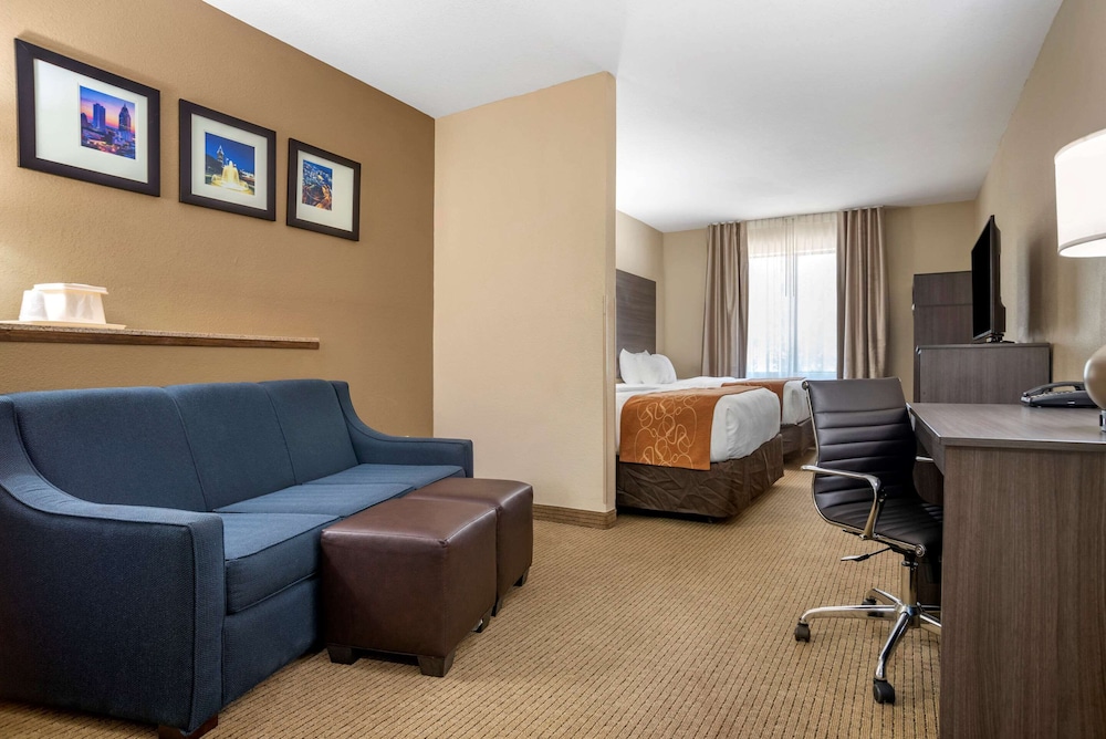 Comfort Suites Mobile West Tillmans Corner 23/40