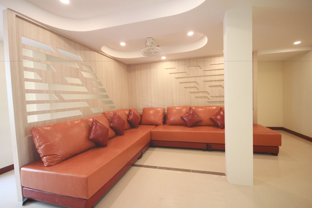 Happy Hostel 23/32