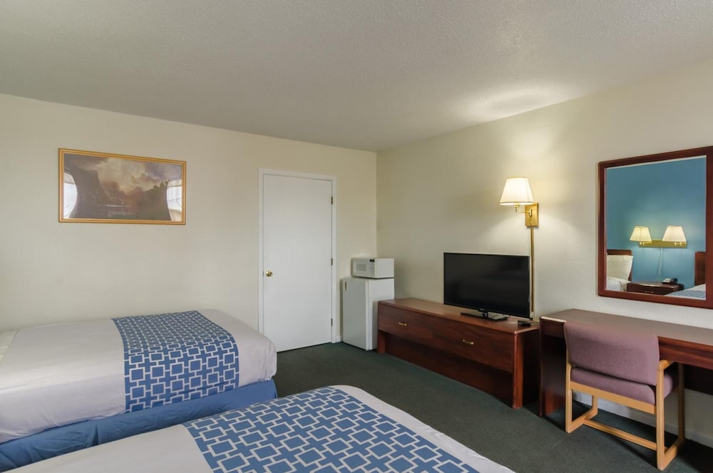 Alamo Inn Suites 19/61