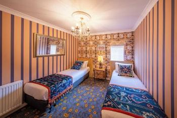 2 Bedrooms, Adjoining, Premium, Suite, Annex