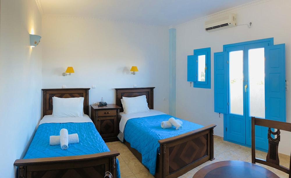 Perissa Bay Hotel 12/50