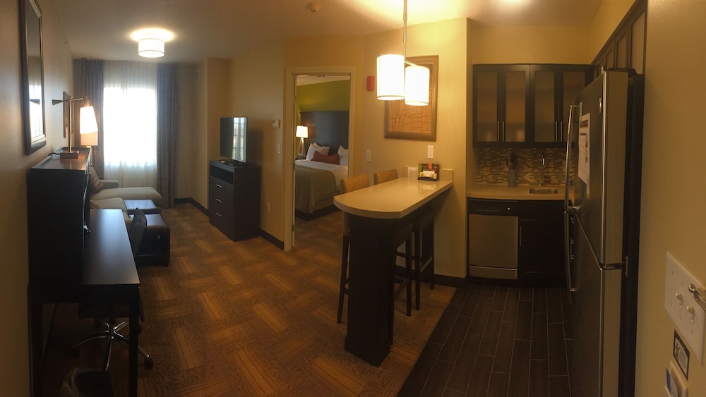 Staybridge Suites Merrillville 30/51