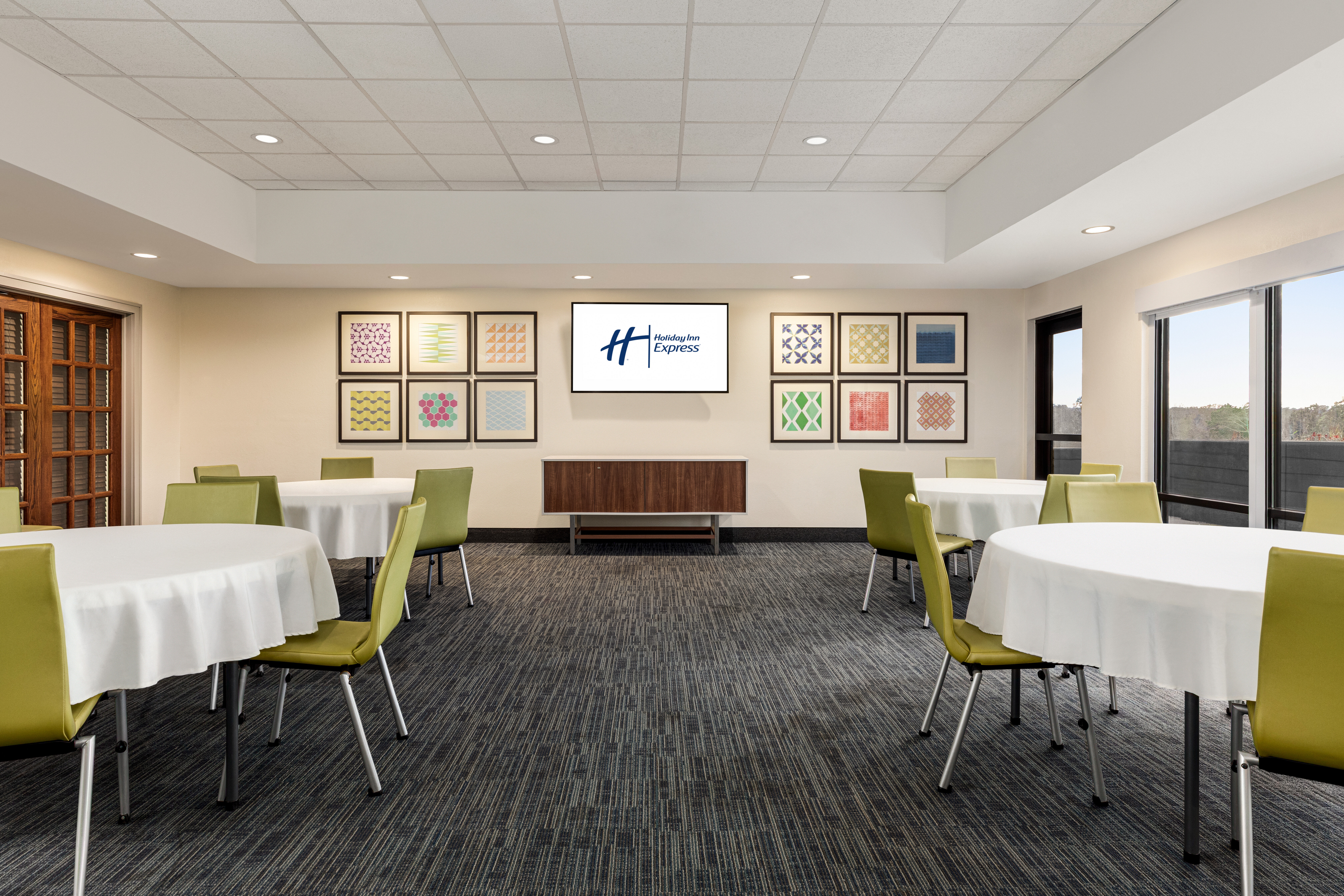 Holiday Inn Express Hotel Suites Lexington Nw the Vineyard 44/50