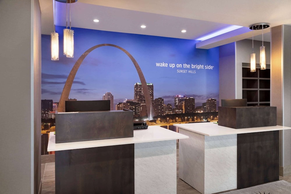 La Quinta Inn & Suites by Wyndham St Louis Route 66 6/47