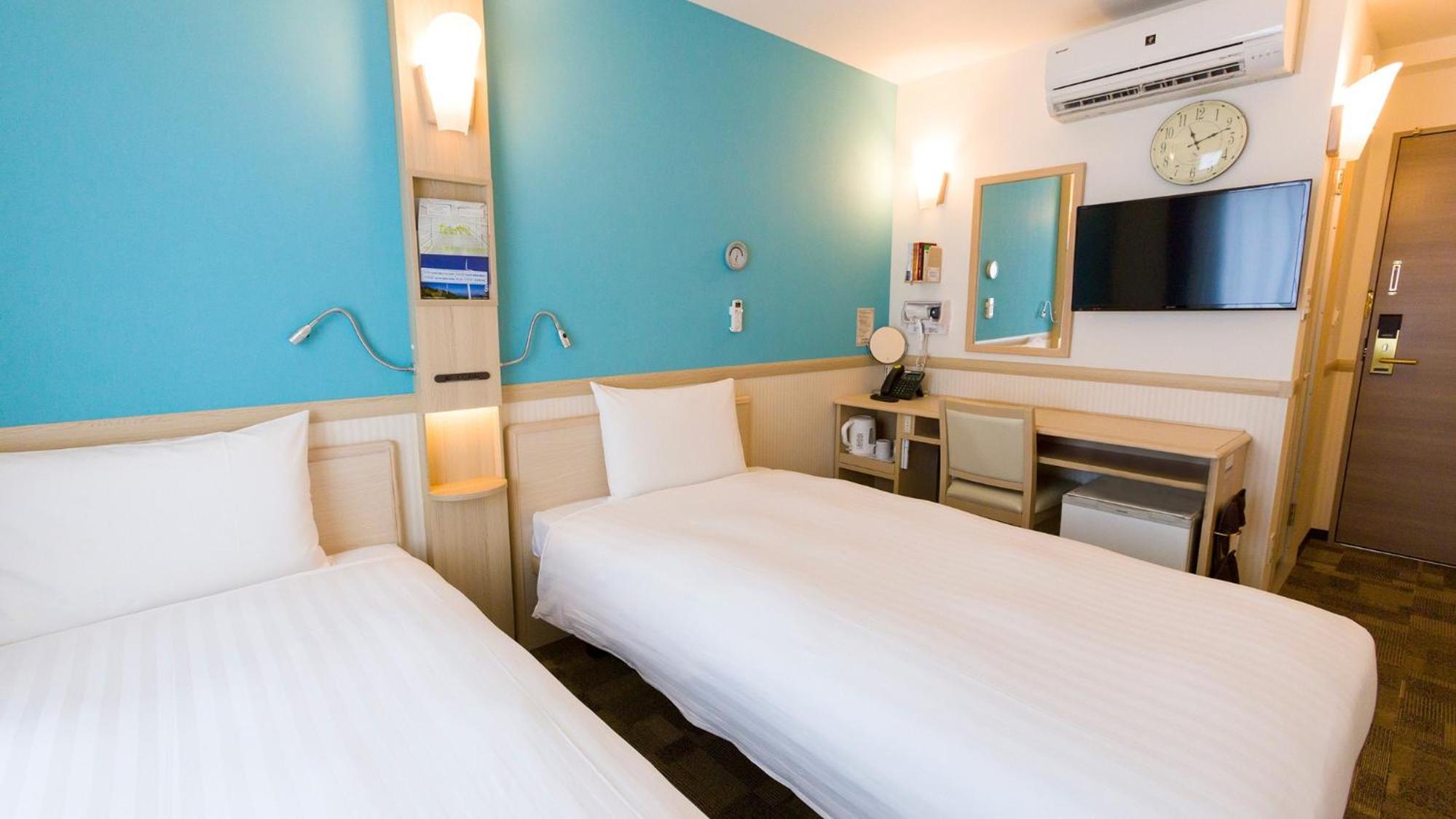 Room, Twin Beds, Electronic Cigarette Only, Smoking