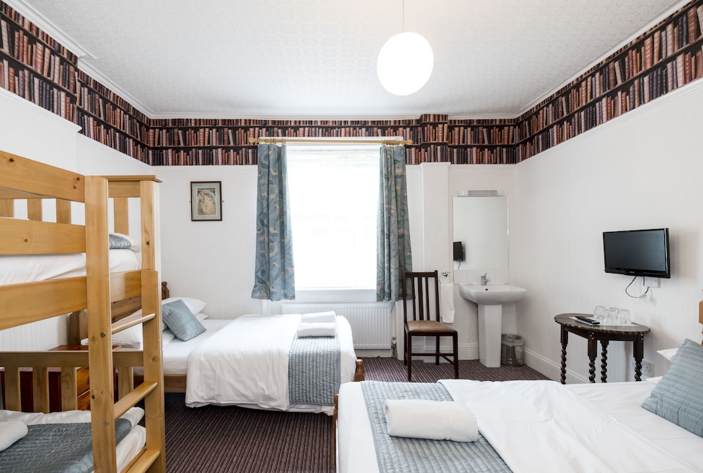 St Athans Hotel 49/73