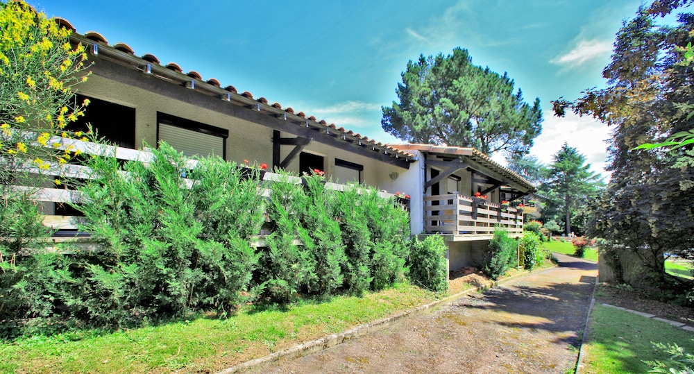 HOTEL LA CHAUMIERE 48/56