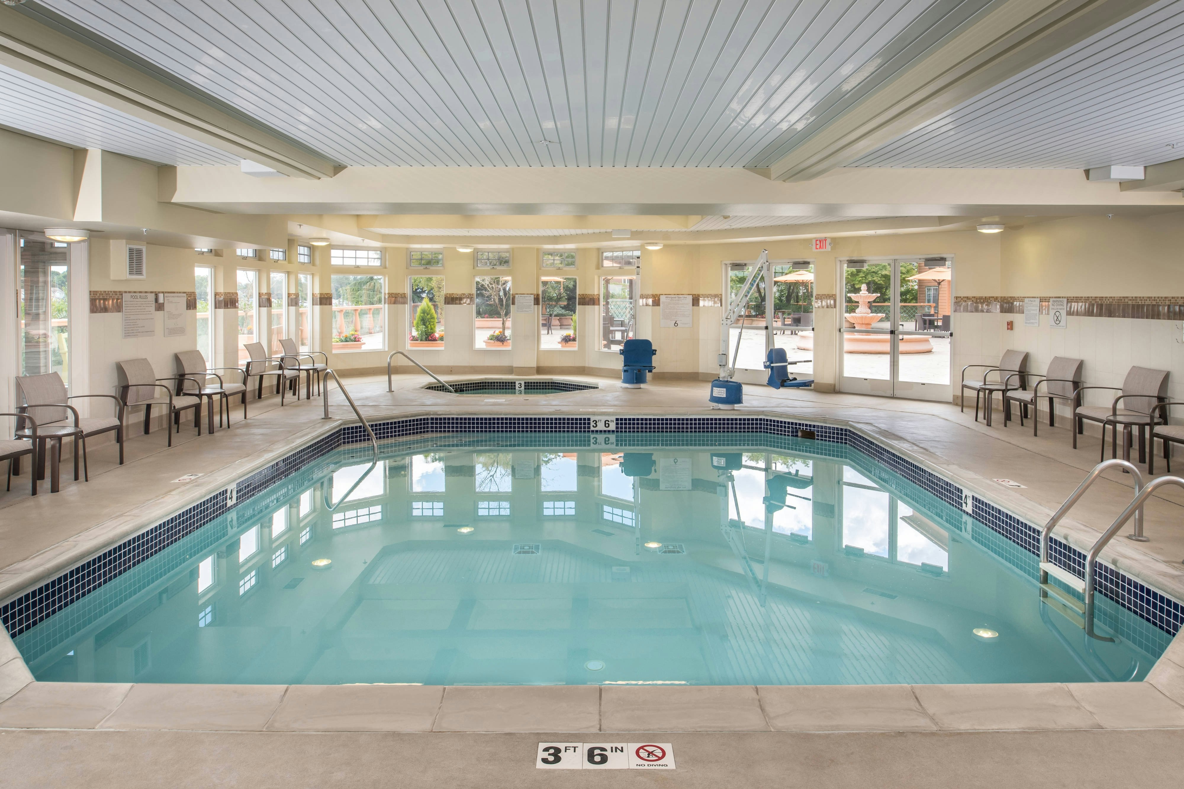 Courtyard By Marriott Portland North 4/17