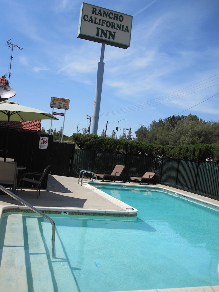 Rancho California Inn 33/43