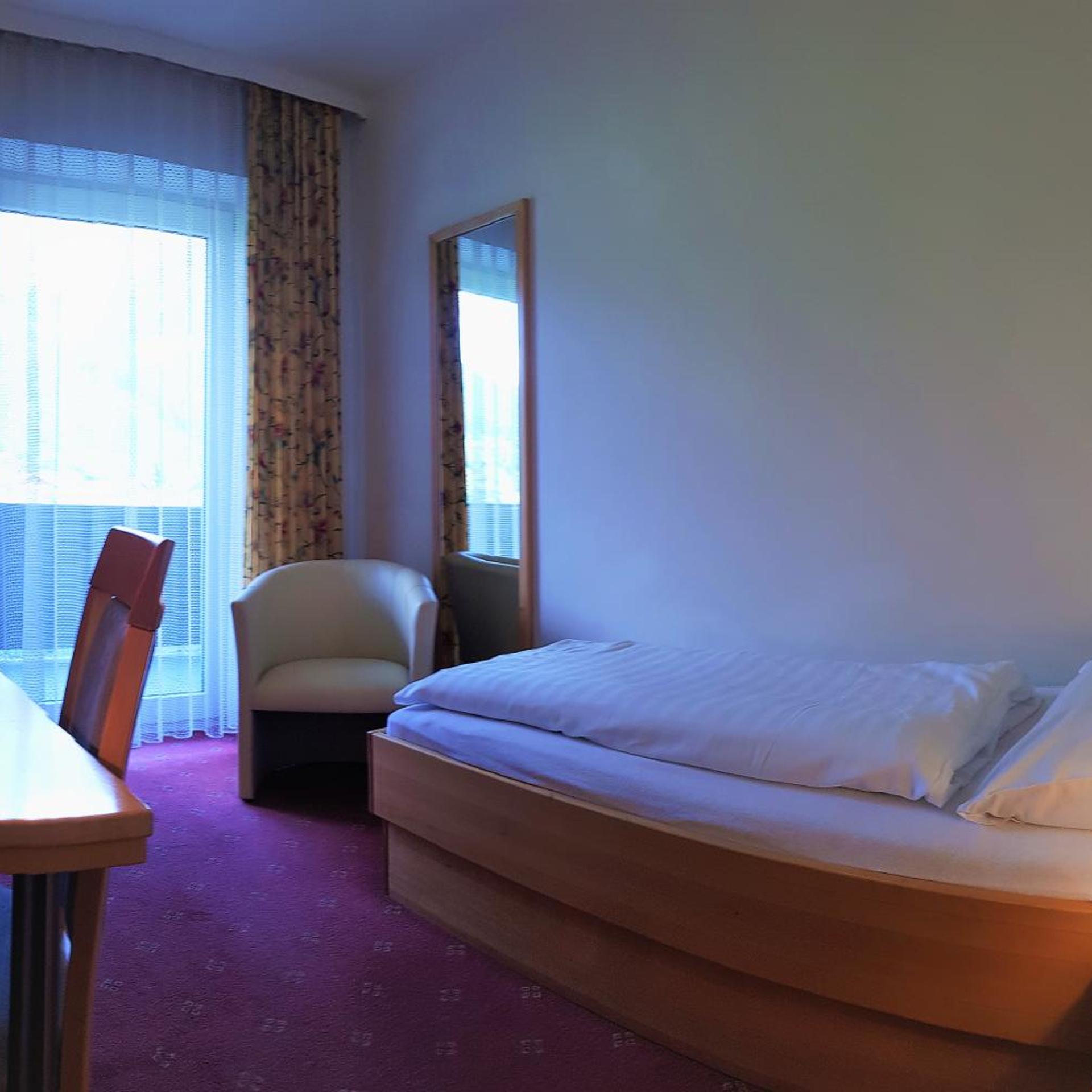 Post HOTEL 11/30