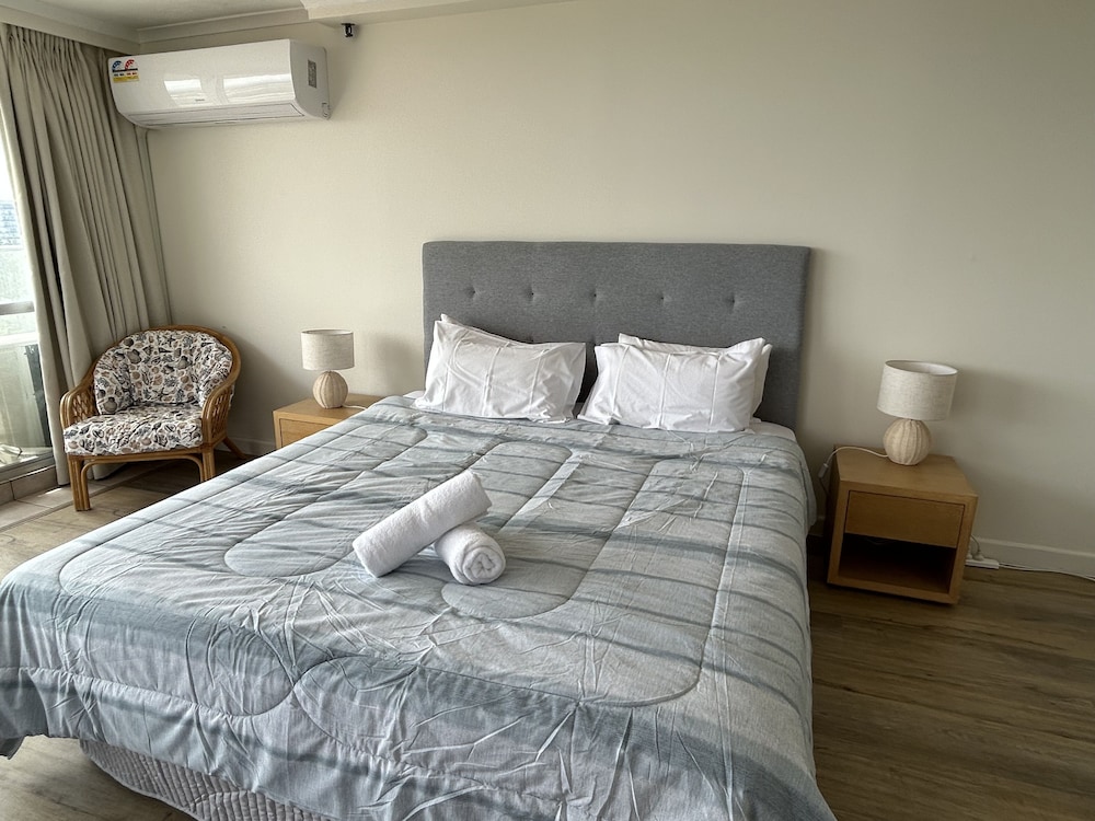 3 BEDROOMS, APARTMENT, KITCHEN