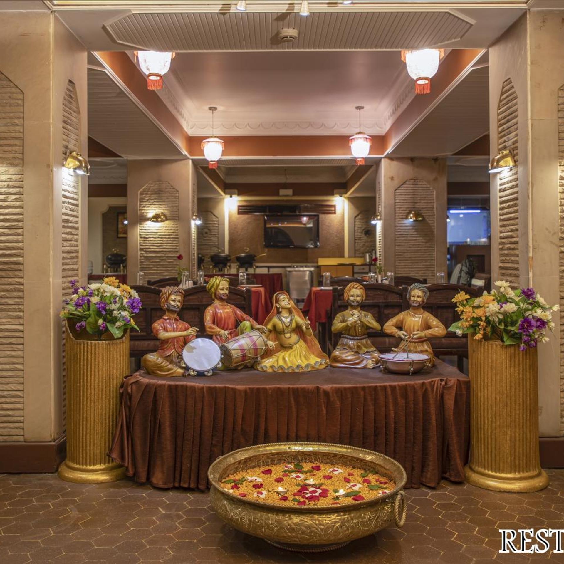Oyo Premium Paltan Bazar 36/49