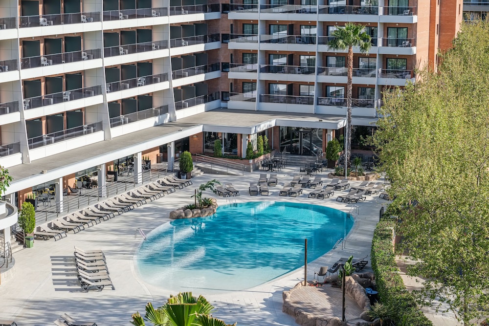 California Gardens Hotel 1/50