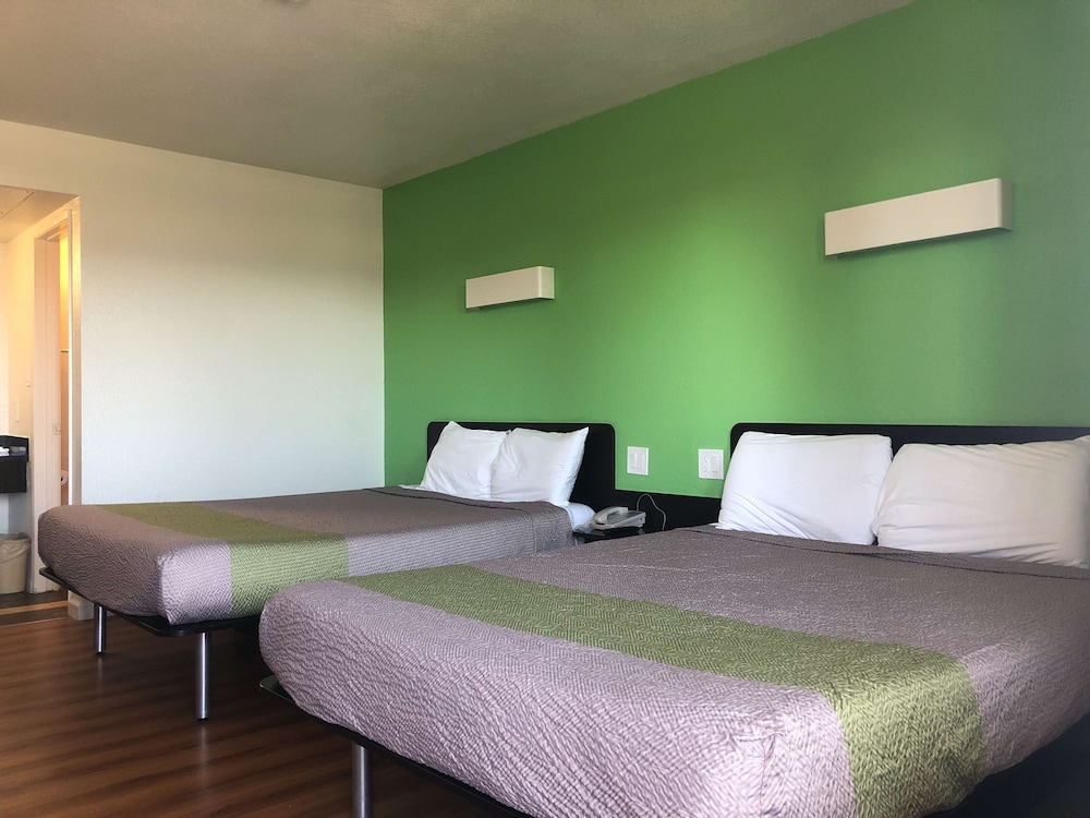 Motel6 Barstow, CA 24/57