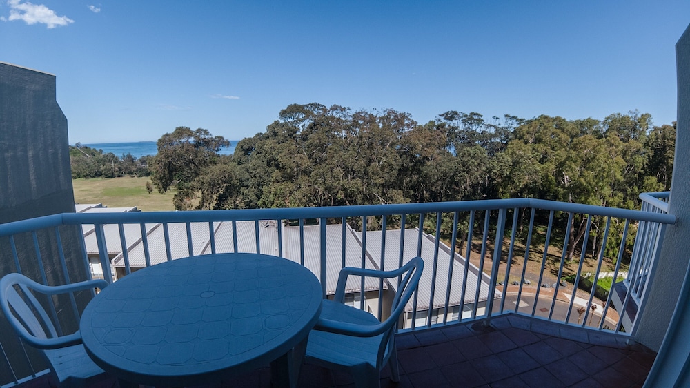 Opal Cove Resort 56/72