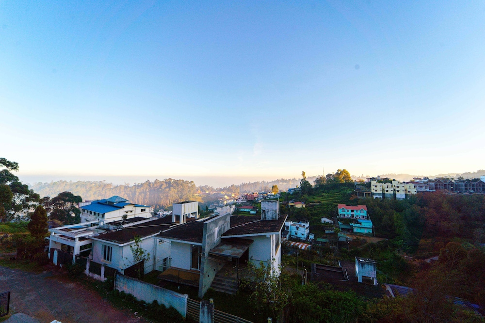 FabHotel Tranquil Heights Kodaikanal 36/40