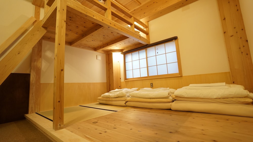 Poly Hostel 2 Namba 12/38