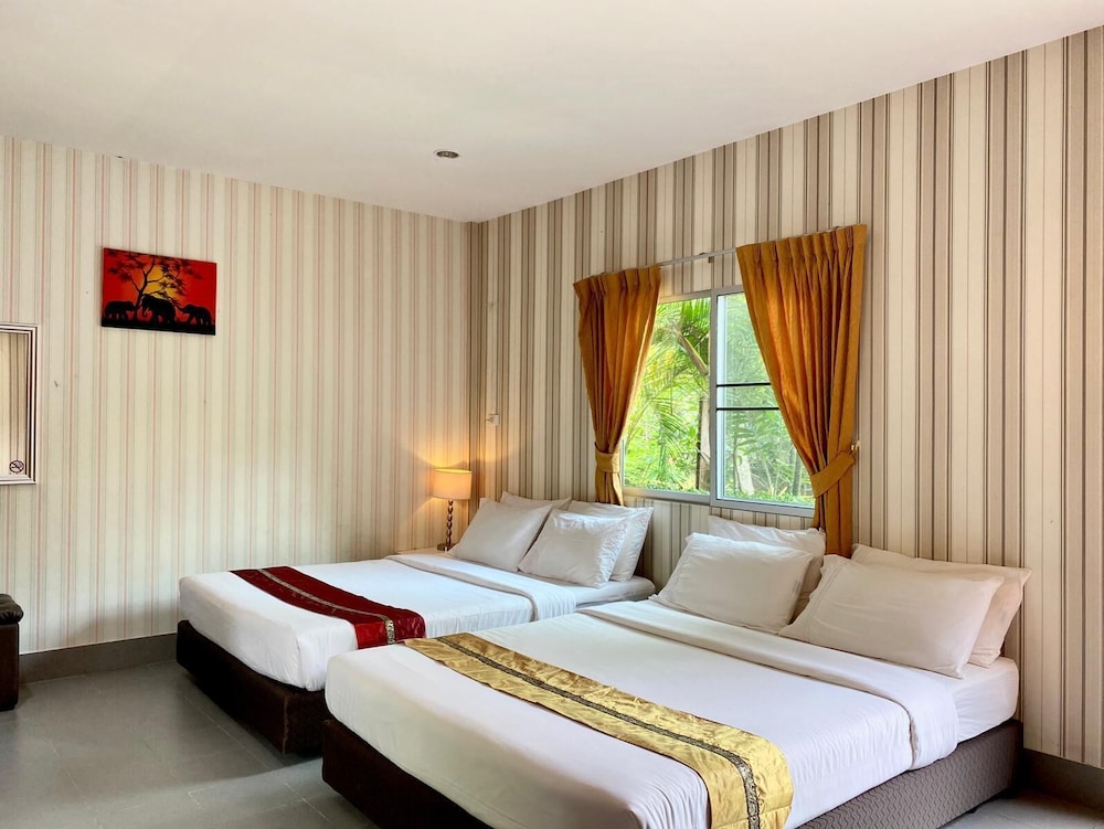 Canal Resort 26/69