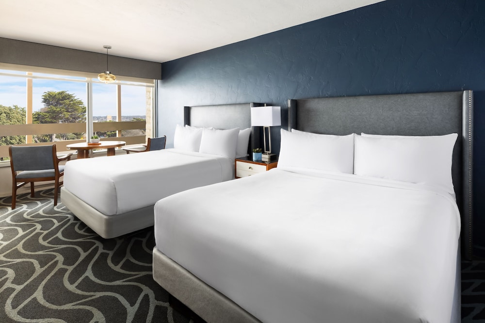 Monterey Beach Hotel, a Tribute Portfolio Hotel 23/83