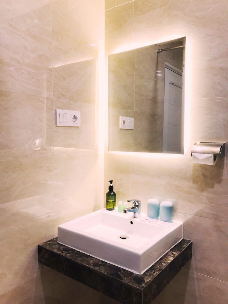 Grand Thamrin Hotel 35/35