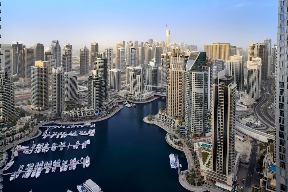 Dubai Marriott Harbour Hotel Suites 14/32