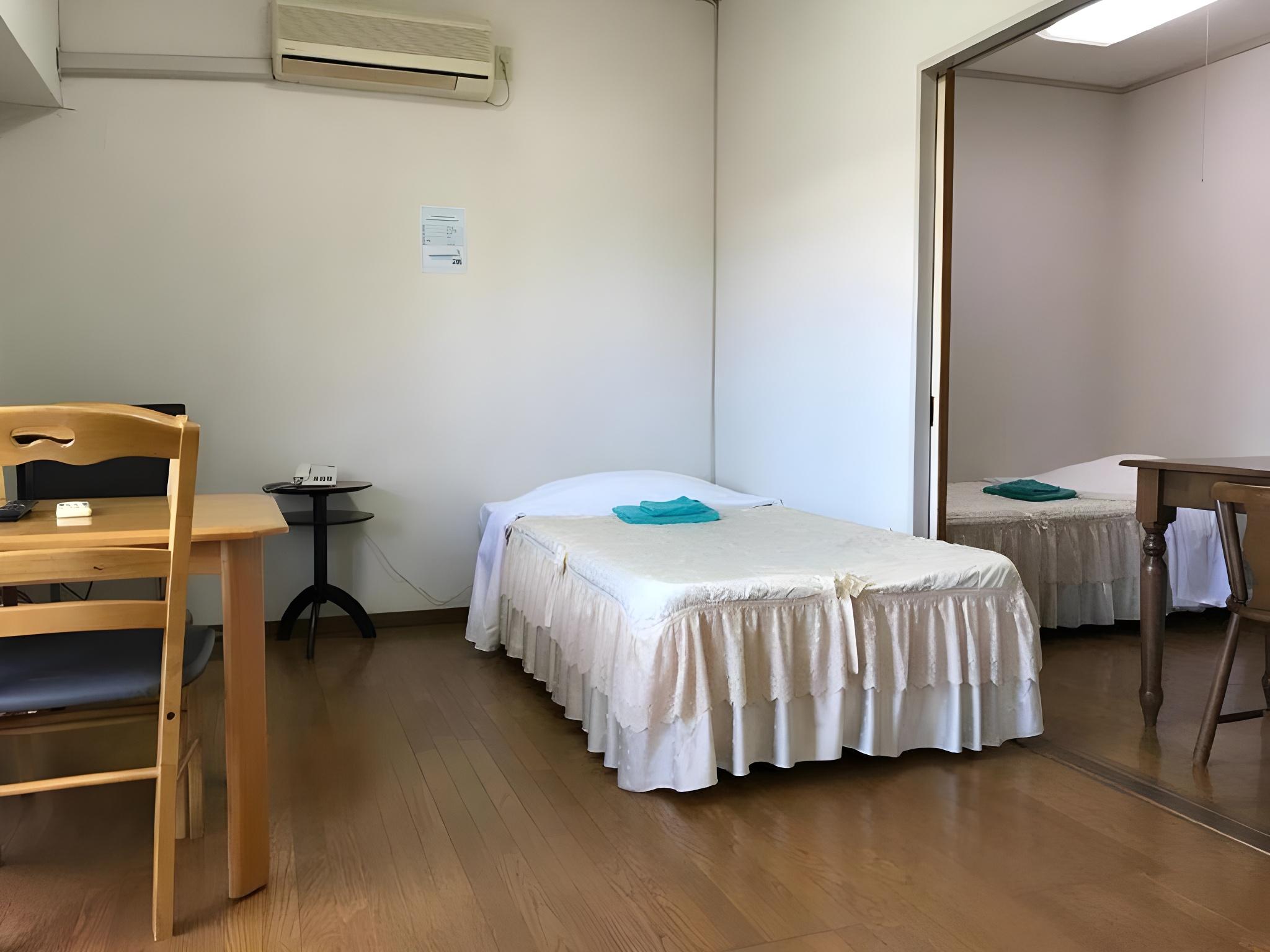 Type C, Twin Beds