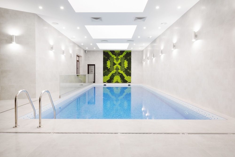 Roxen Hotel & Spa 18/30