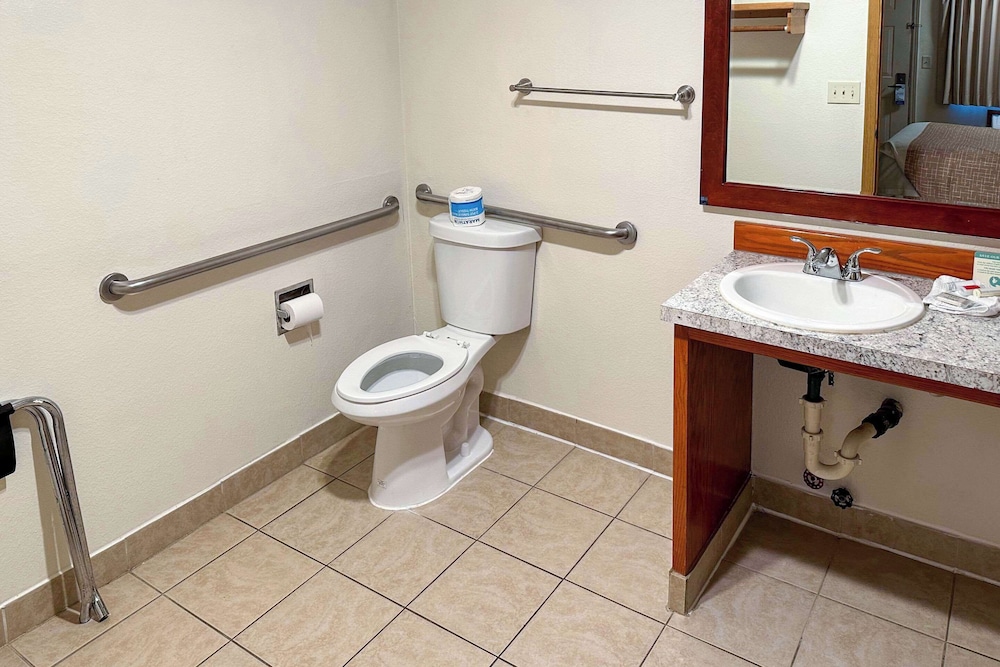 Econo Lodge Edmonds North Seattle, WA 37/39