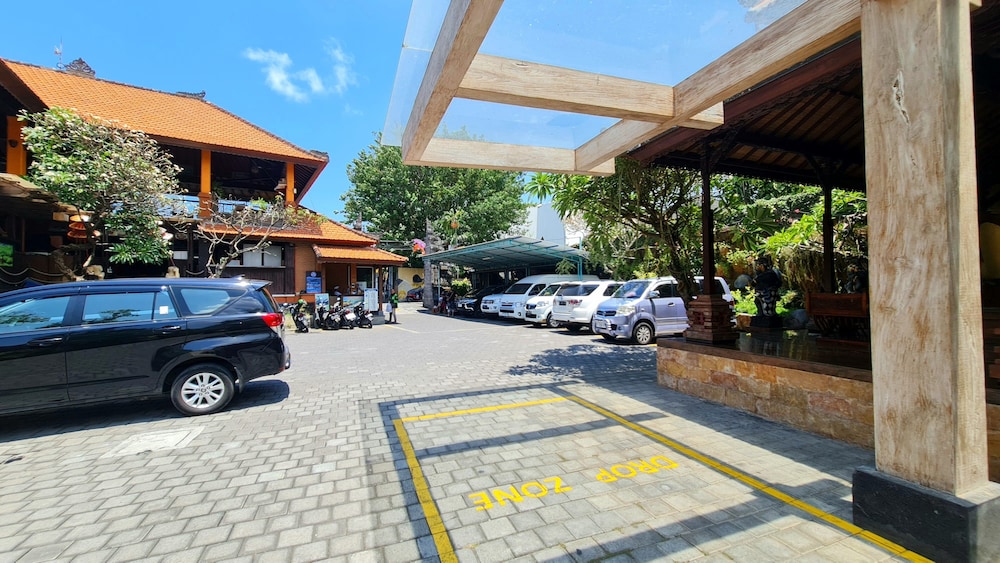 Satriya Cottage 72/82
