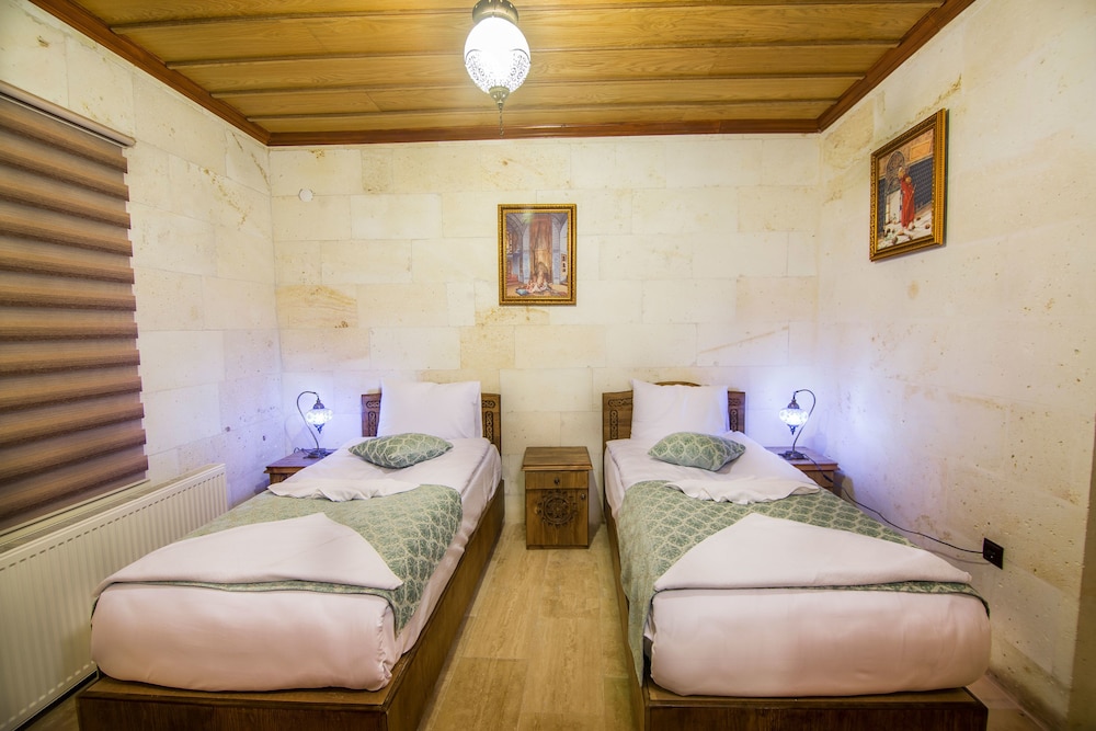 Ozbek Stone House 14/50